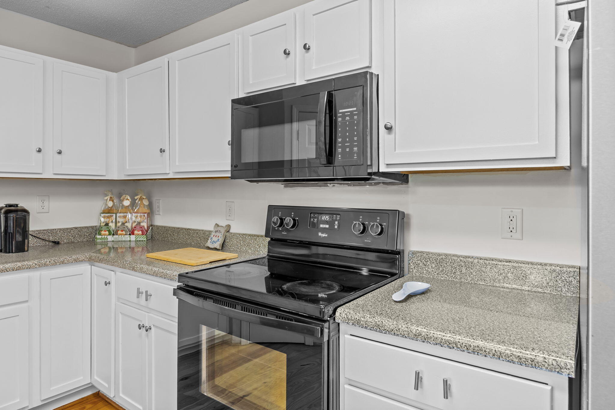 411 Fletcher Lane Walterboro, SC 29488 - Photo 10 of 38 35-web-or-mls-470A3807