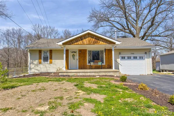 $165,000 | 702 Ridge Lane, Cottage Hills, IL 62018