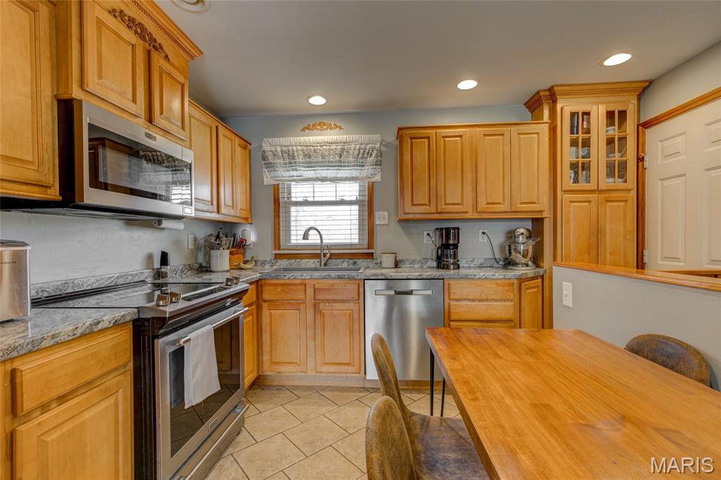 702 Ridge Lane Cottage Hills, IL 62018 - Photo 15 of 31