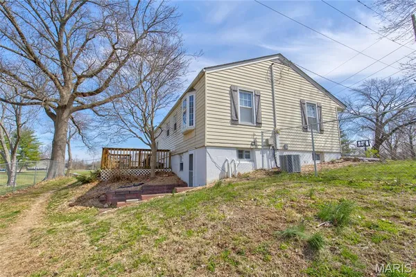 $165,000 | 702 Ridge Lane, Cottage Hills, IL 62018