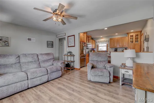 $165,000 | 702 Ridge Lane, Cottage Hills, IL 62018