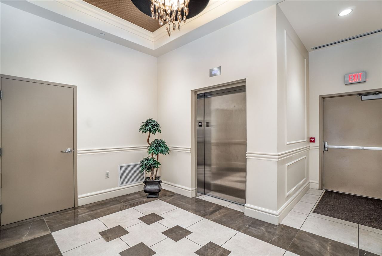 9 East Main Street, Unit 308 Bay City, MI 48708 - Photo 4 of 32 Gallery Image 4