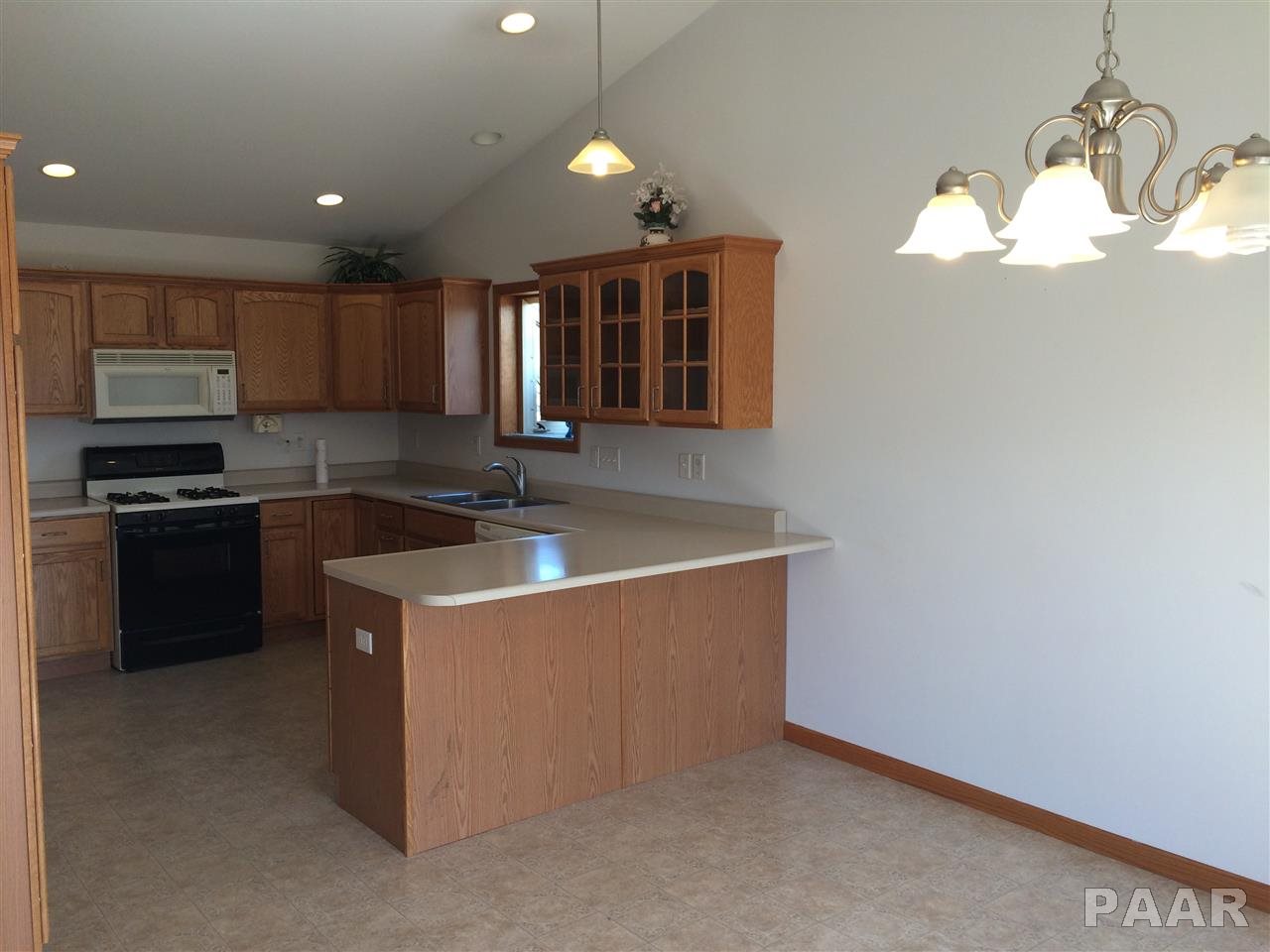 1608 Kingsbury Road Washington, IL 61571 - Photo 7 of 12 Gallery Image 7