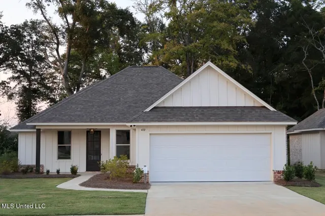 $2,800 | 410 Butternut Drive, Canton, MS 39046