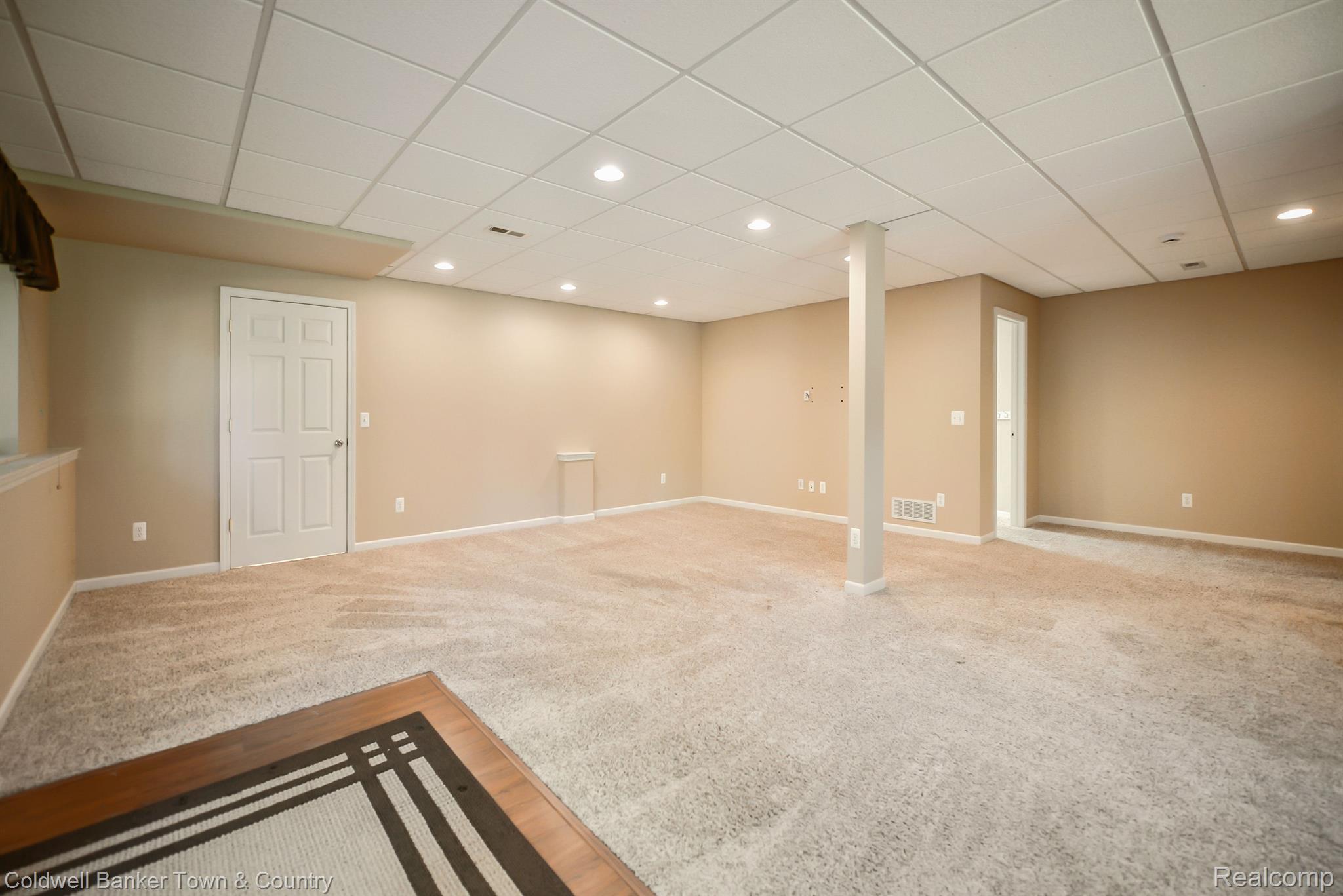 213 Slider Avenue Howell, MI 48843 - Photo 58 of 64 Family room