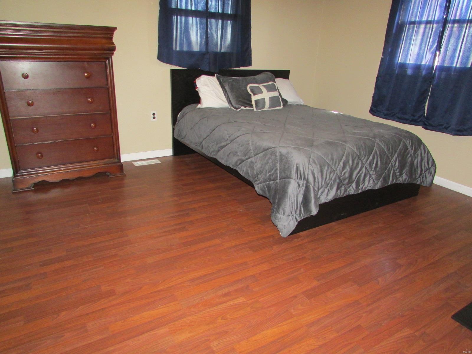 1918 West County Road Jerseyville, IL 62052 - Photo 23 of 33 Gallery Image 23