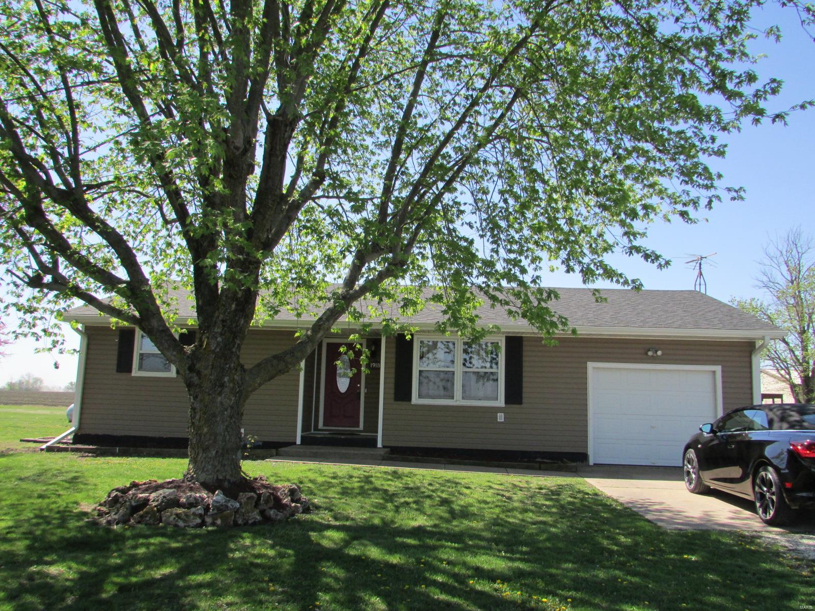 1918 West County Road Jerseyville, IL 62052 - Photo 27 of 33 Gallery Image 27