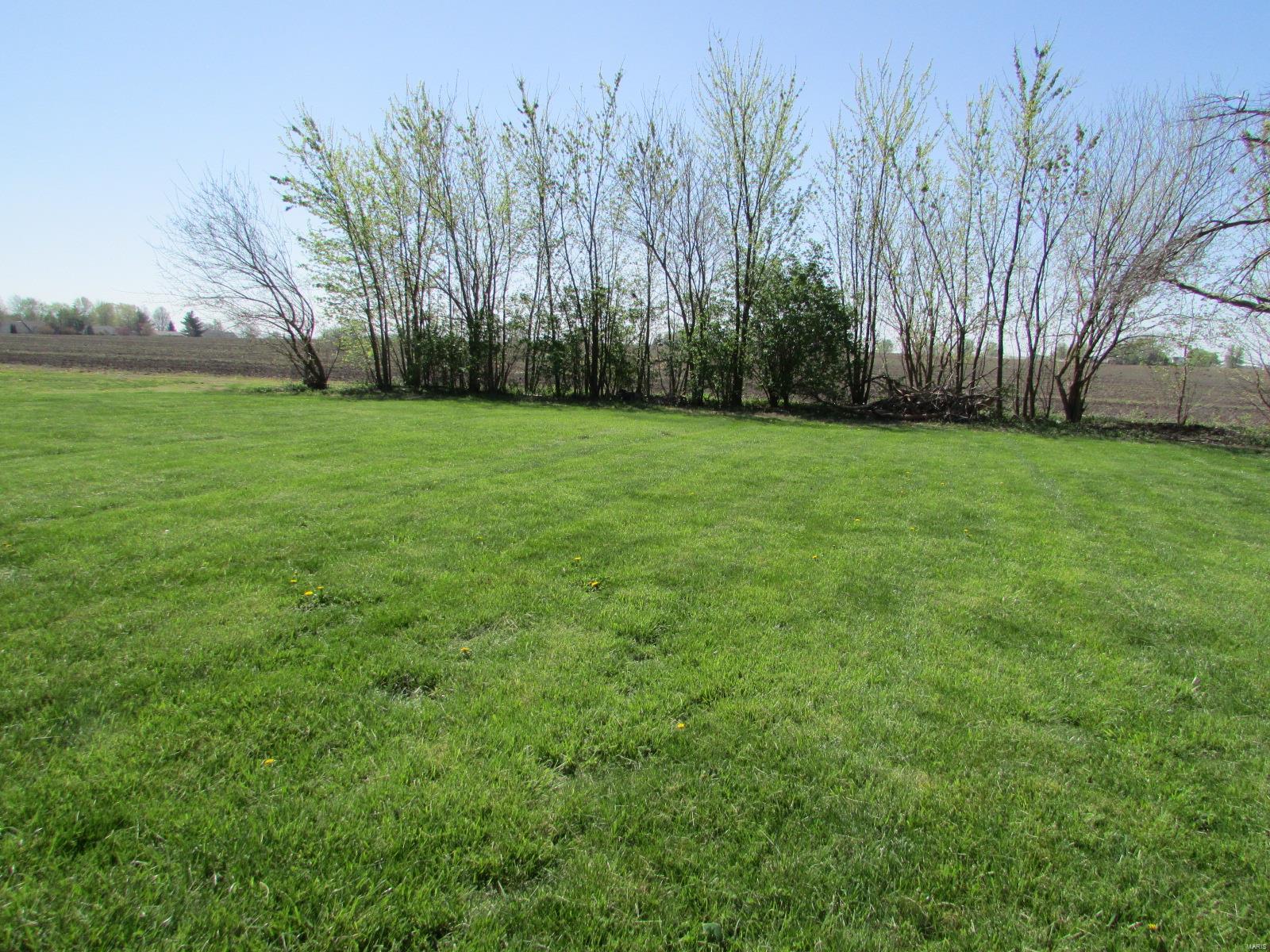 1918 West County Road Jerseyville, IL 62052 - Photo 29 of 33 Gallery Image 29