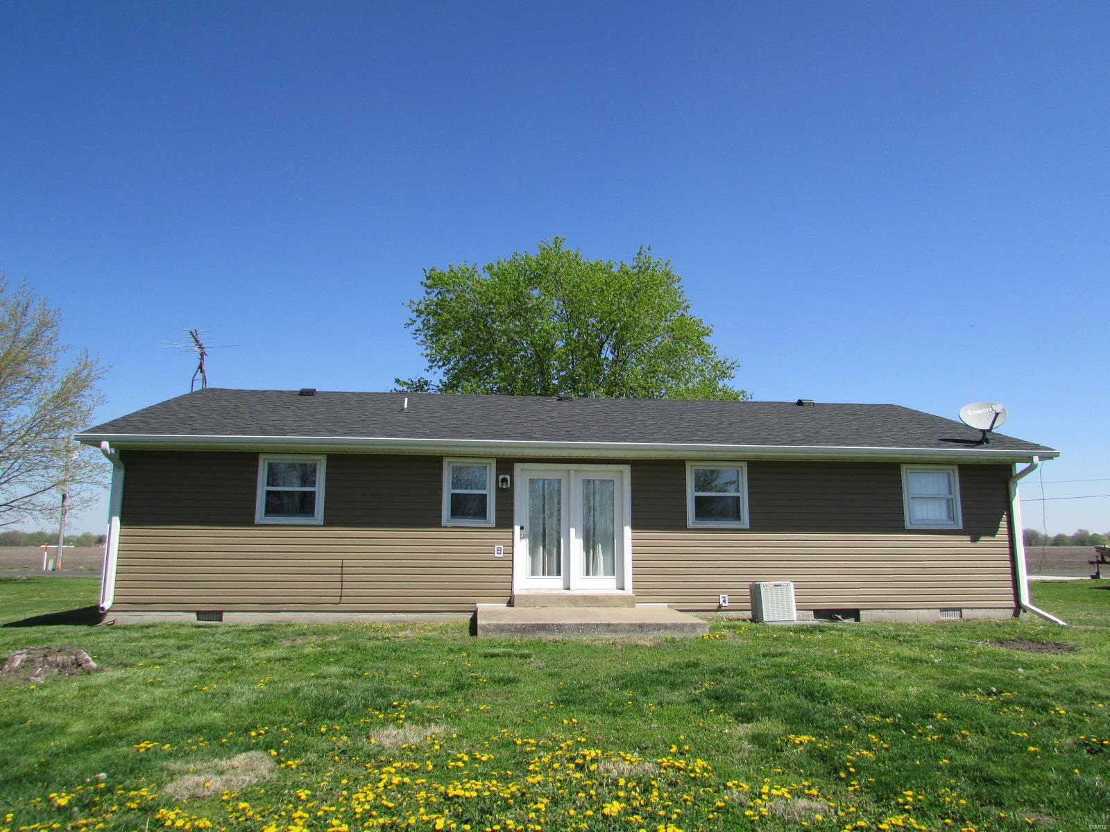 1918 West County Road Jerseyville, IL 62052 - Photo 30 of 33 Gallery Image 30