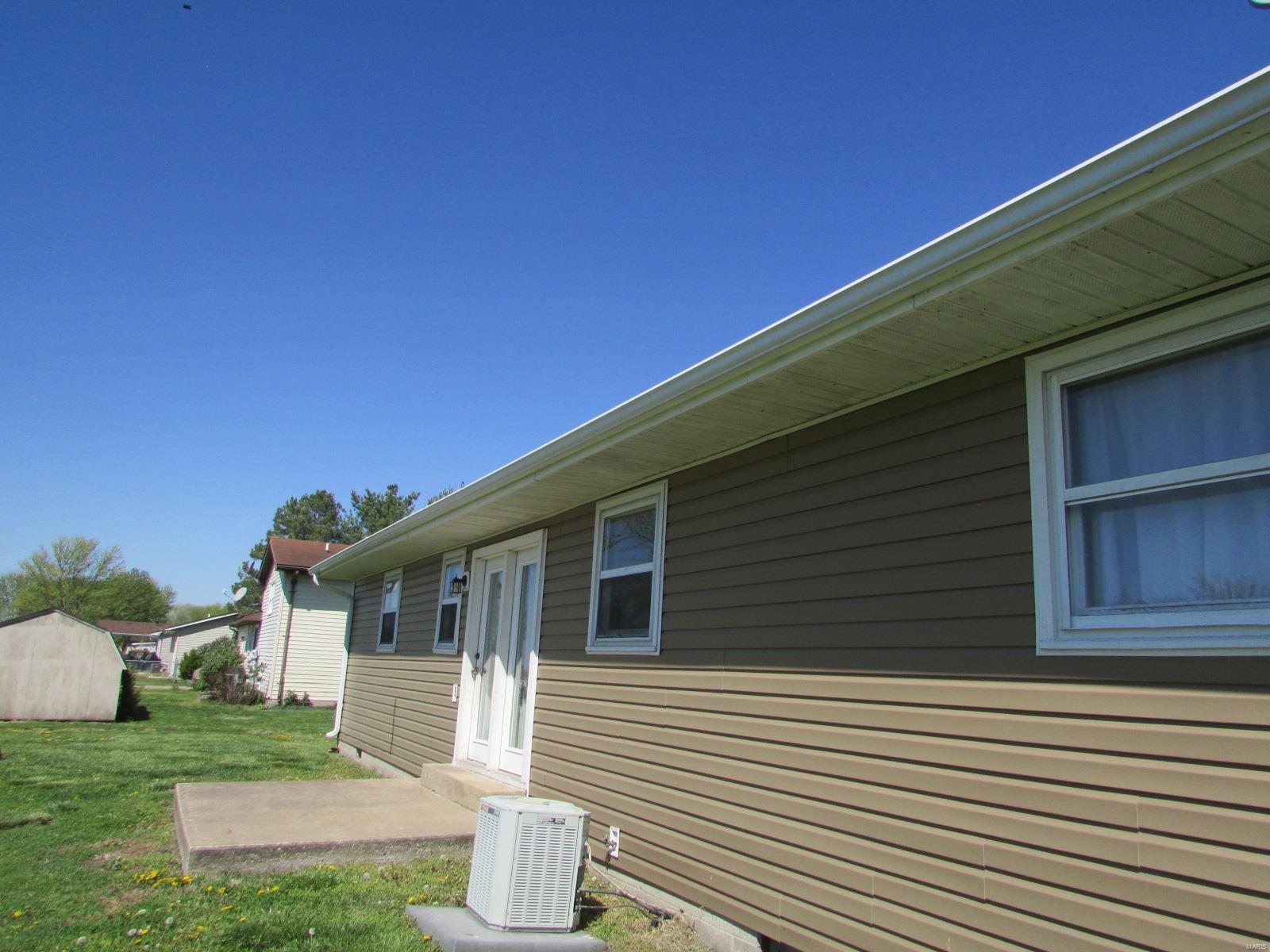 1918 West County Road Jerseyville, IL 62052 - Photo 32 of 33 Gallery Image 32