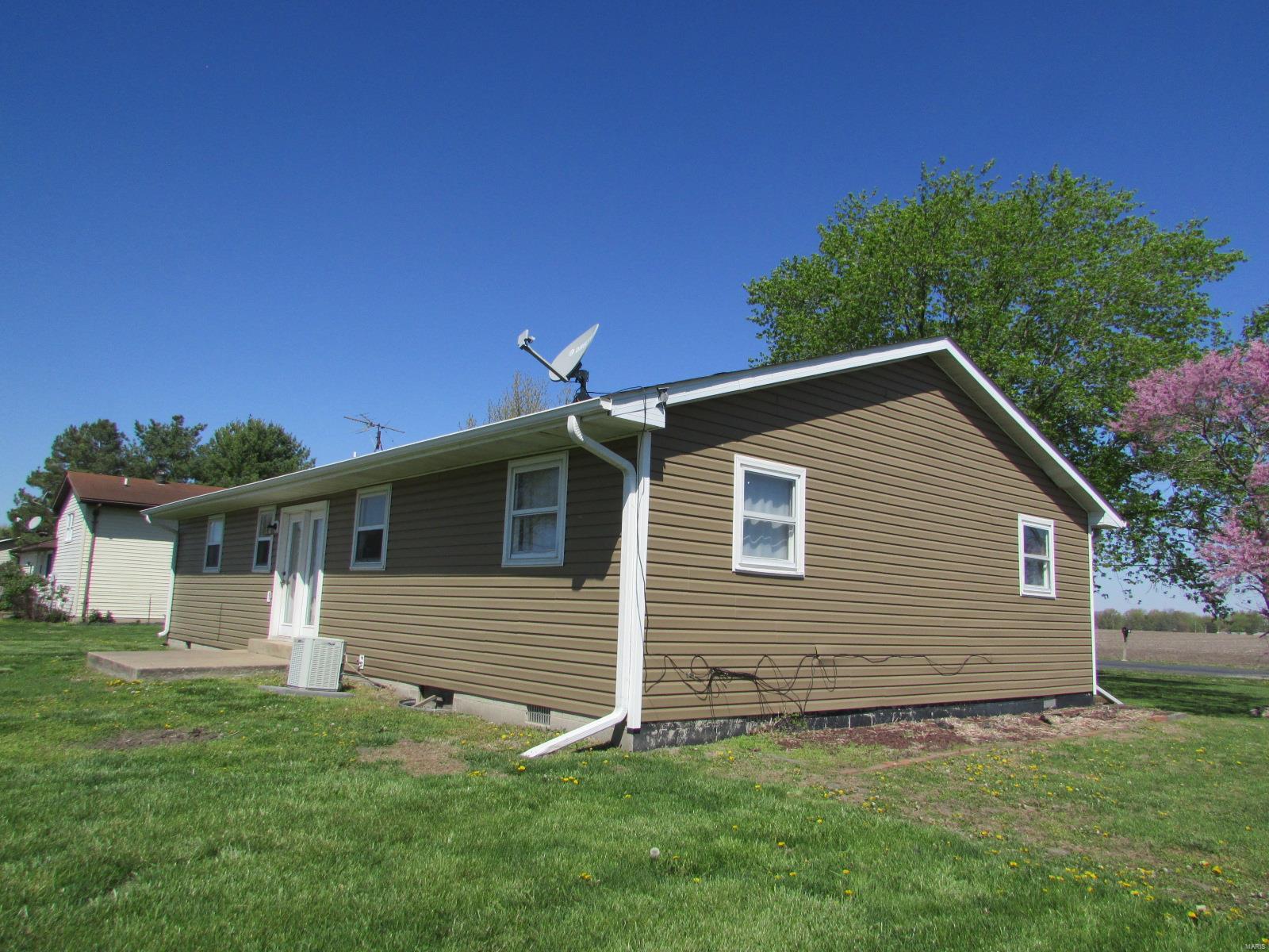 1918 West County Road Jerseyville, IL 62052 - Photo 33 of 33 Gallery Image 33