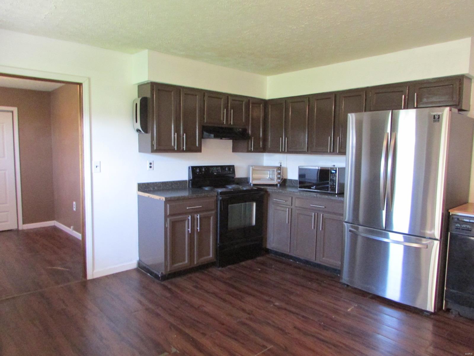 1918 West County Road Jerseyville, IL 62052 - Photo 8 of 33 Gallery Image 8