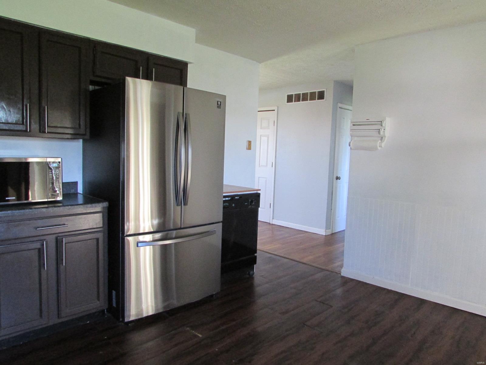 1918 West County Road Jerseyville, IL 62052 - Photo 9 of 33 Gallery Image 9