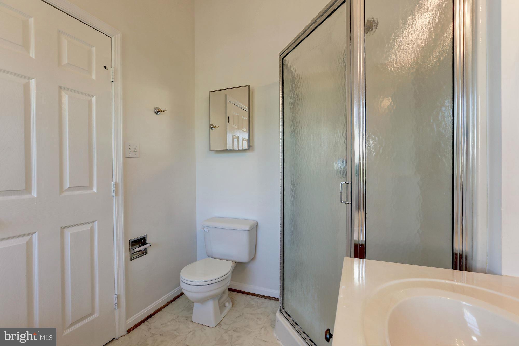 2252 Wetherburne Way Frederick, MD 21702 - Photo 16 of 30 Bath (Master)