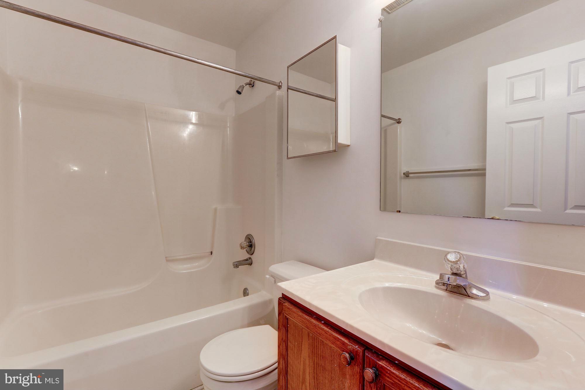 2252 Wetherburne Way Frederick, MD 21702 - Photo 19 of 30 Bath