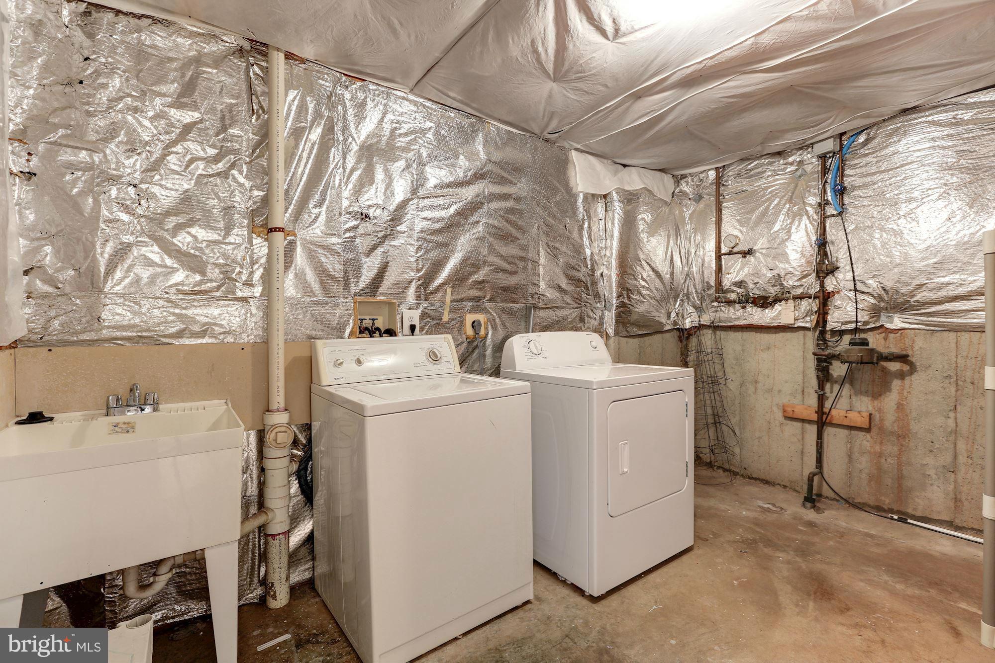 2252 Wetherburne Way Frederick, MD 21702 - Photo 26 of 30 Laundry