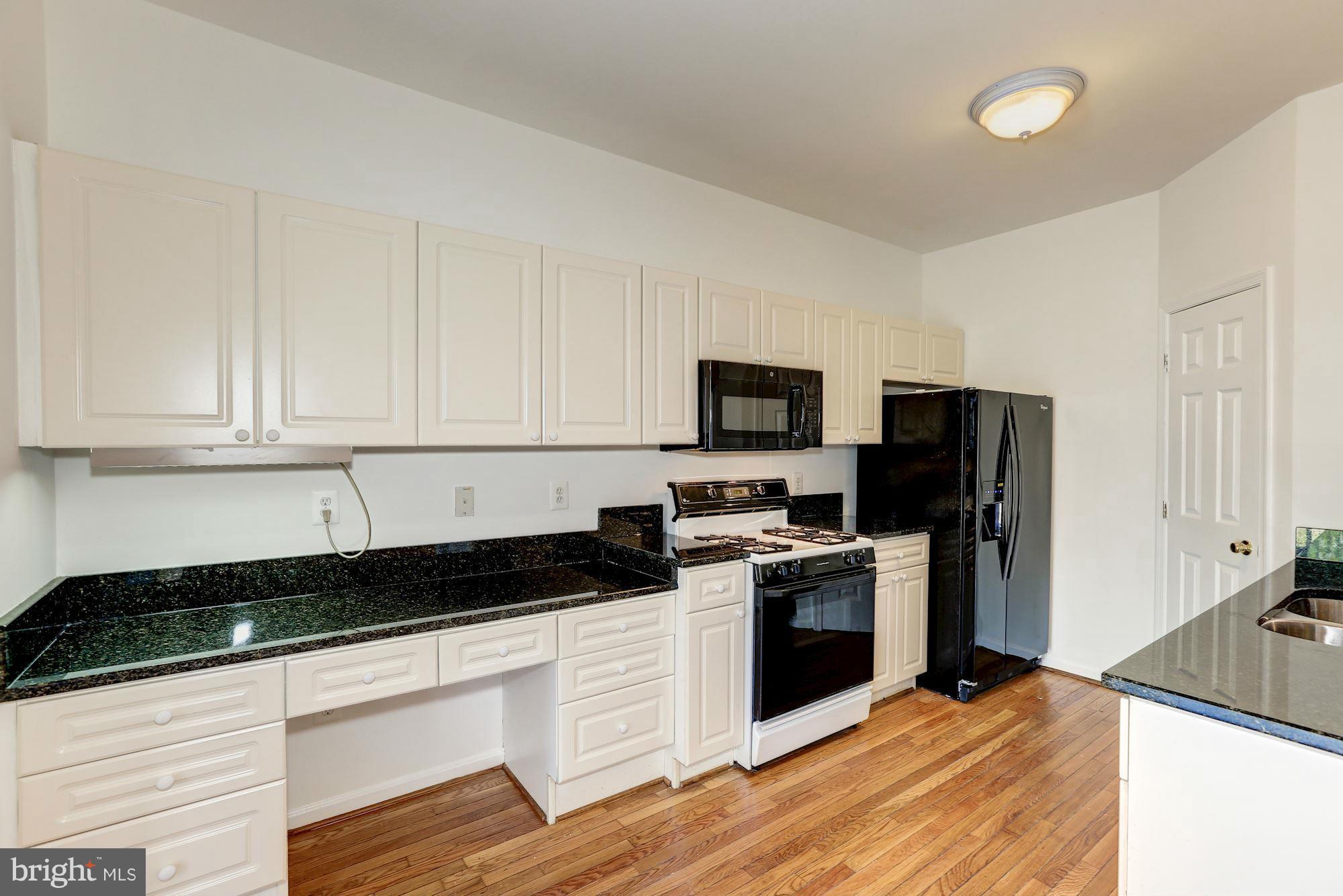 2252 Wetherburne Way Frederick, MD 21702 - Photo 7 of 30 Kitchen