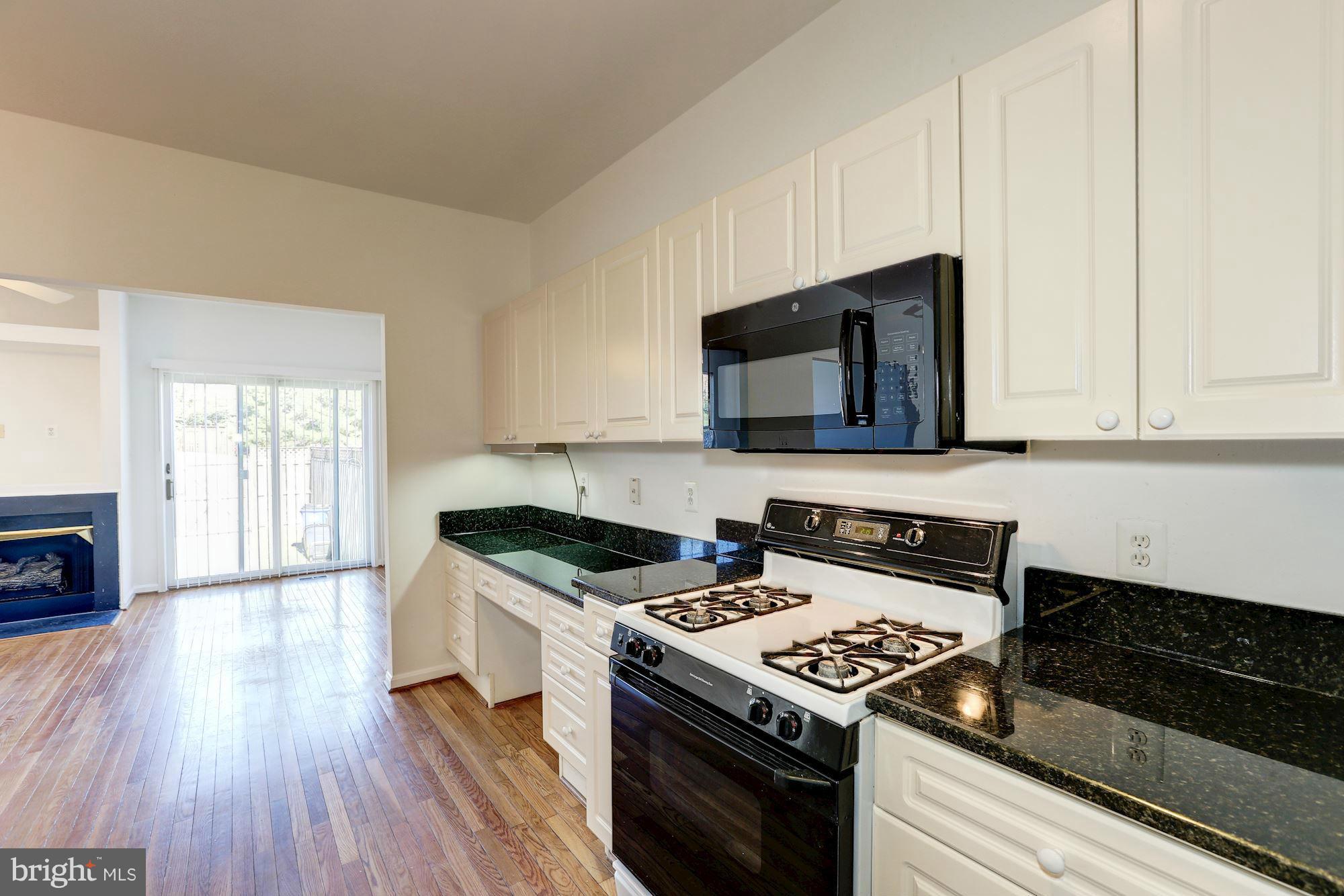 2252 Wetherburne Way Frederick, MD 21702 - Photo 8 of 30 Kitchen