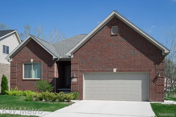 $494,900 | 34632 John Bartley Circle, Sterling Heights, MI 48310