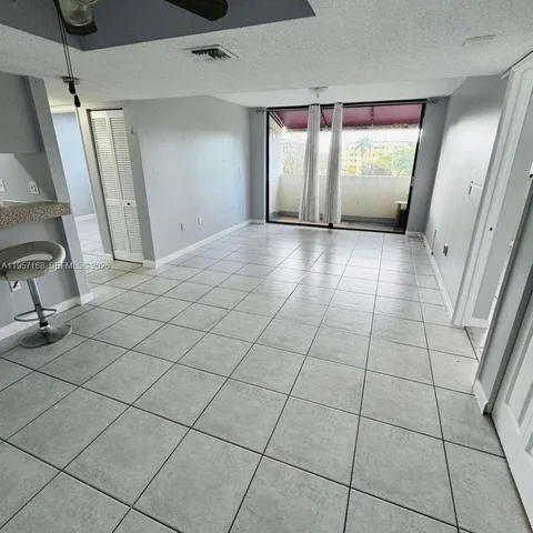 $2,200 | 8004 Southwest 149th Avenue, Unit C416, Miami, FL 33193