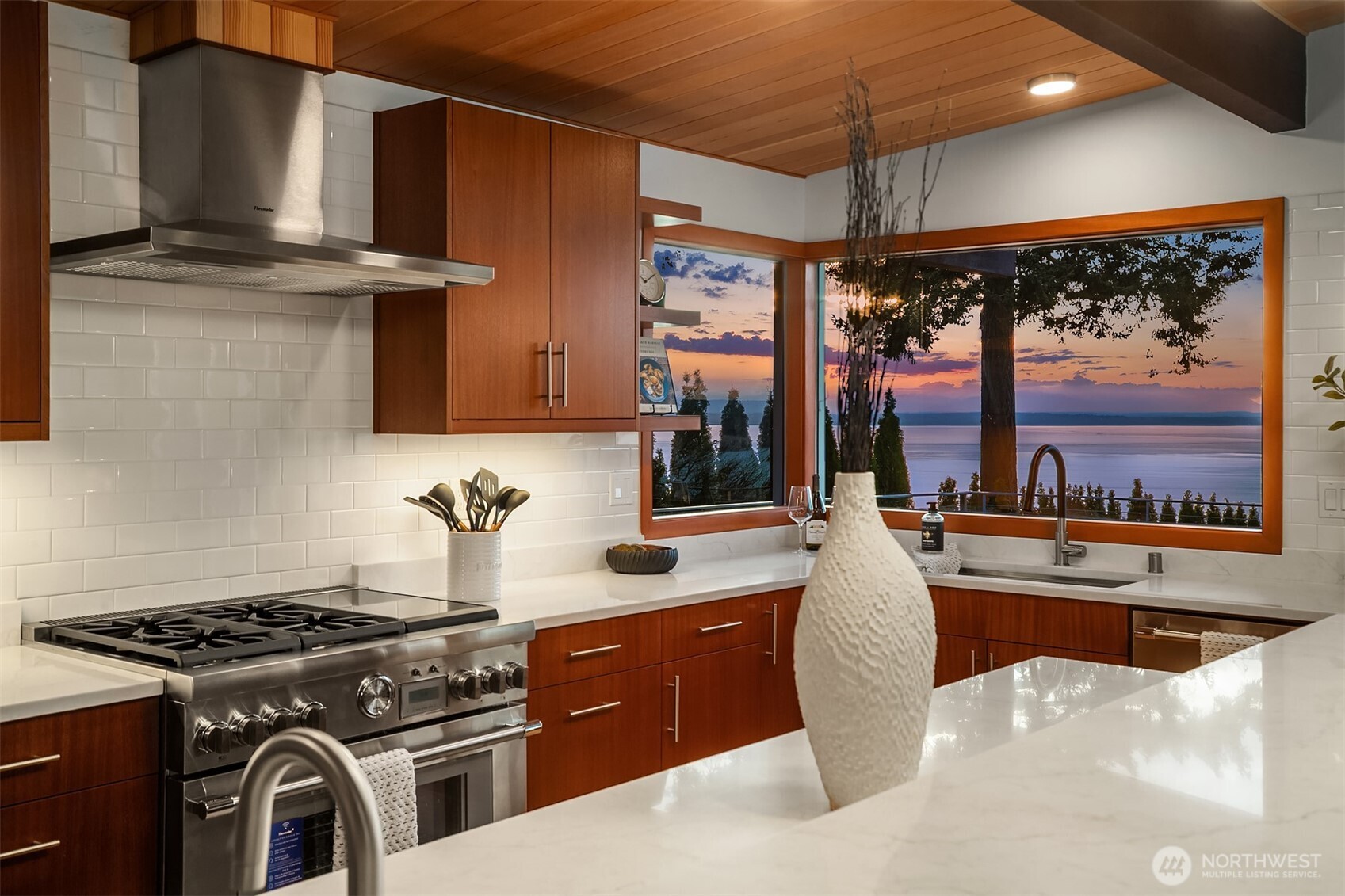 12524 Marine View Drive Edmonds, WA 98026 - Photo 14 of 40