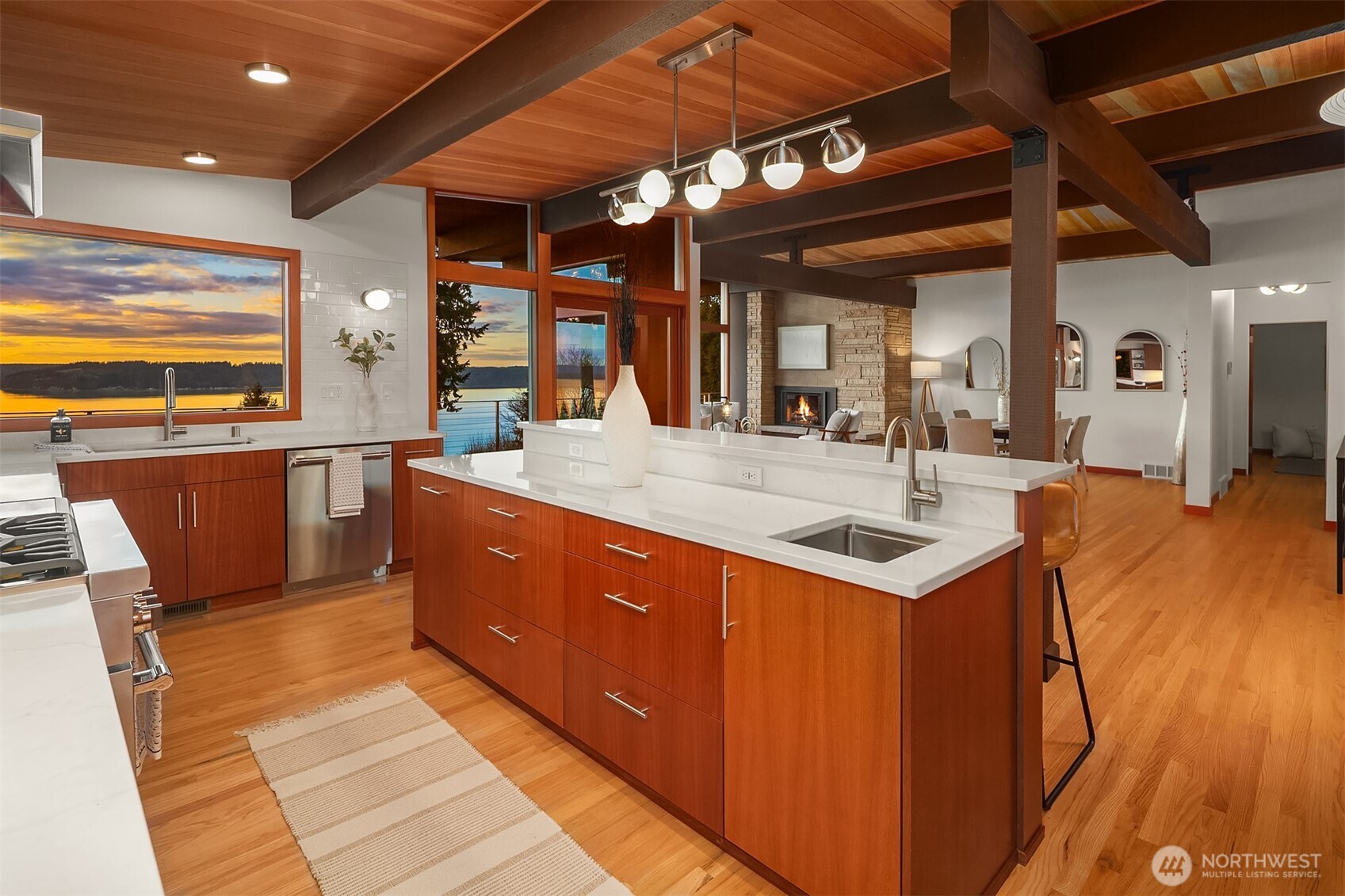 12524 Marine View Drive Edmonds, WA 98026 - Photo 16 of 40
