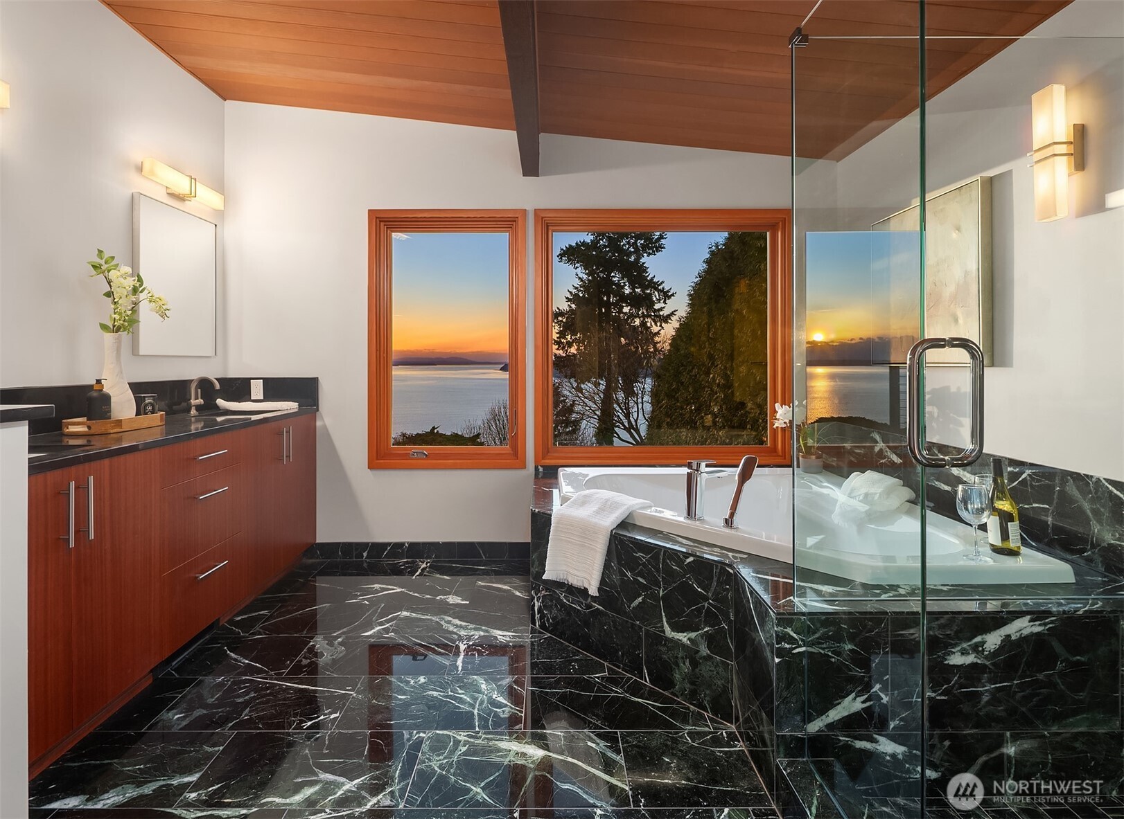 12524 Marine View Drive Edmonds, WA 98026 - Photo 25 of 40