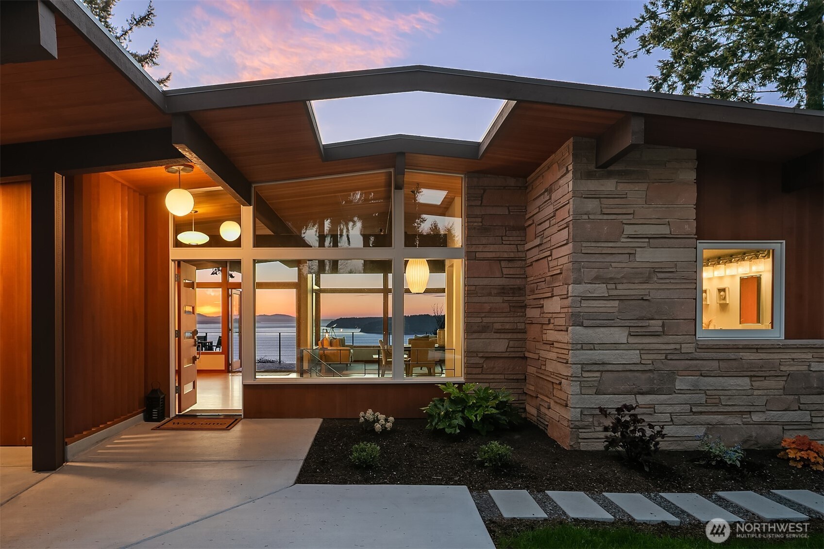 12524 Marine View Drive Edmonds, WA 98026 - Photo 4 of 40