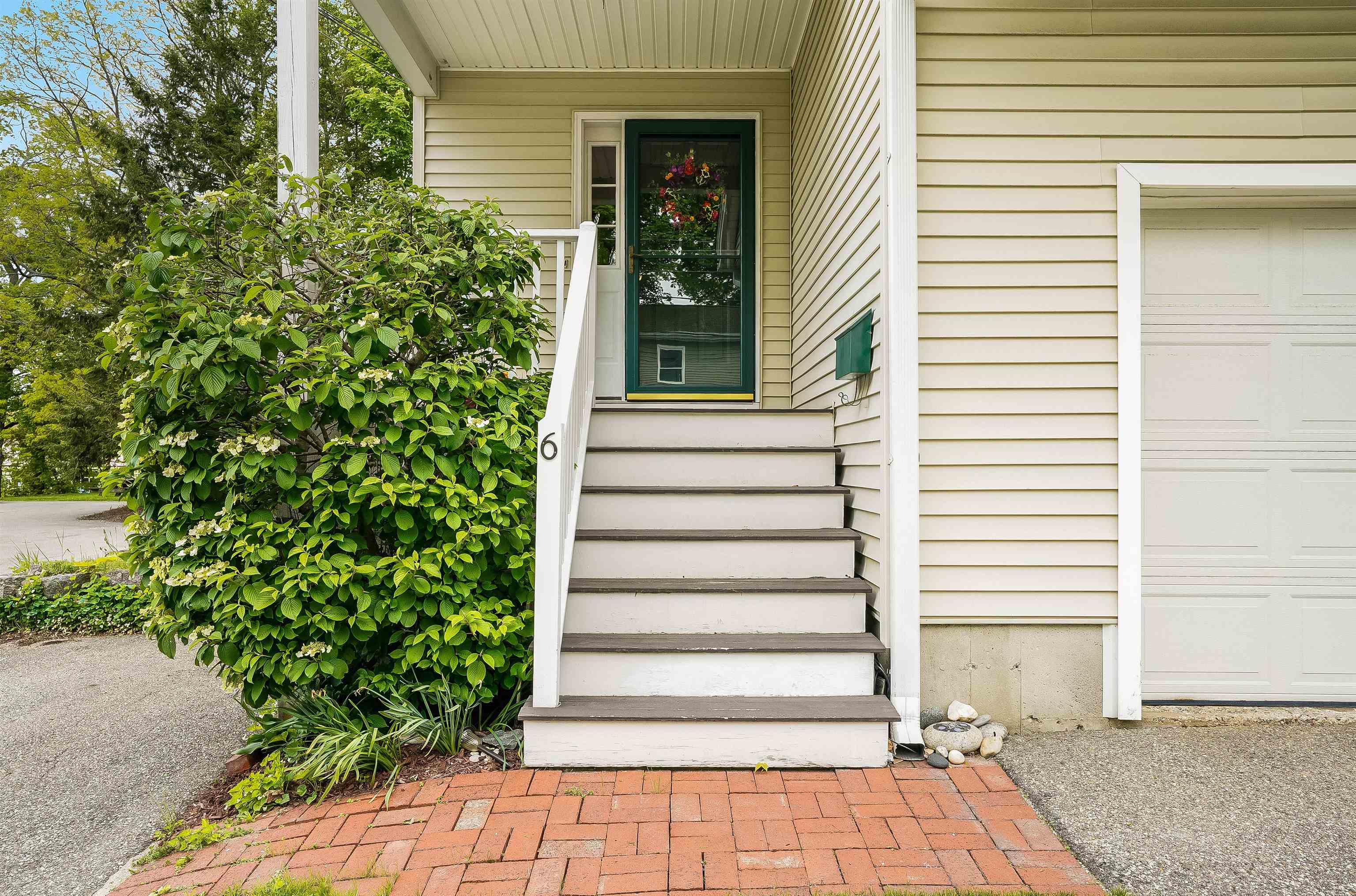 6 Highland Street Exeter, NH 03833 - Photo 7 of 42