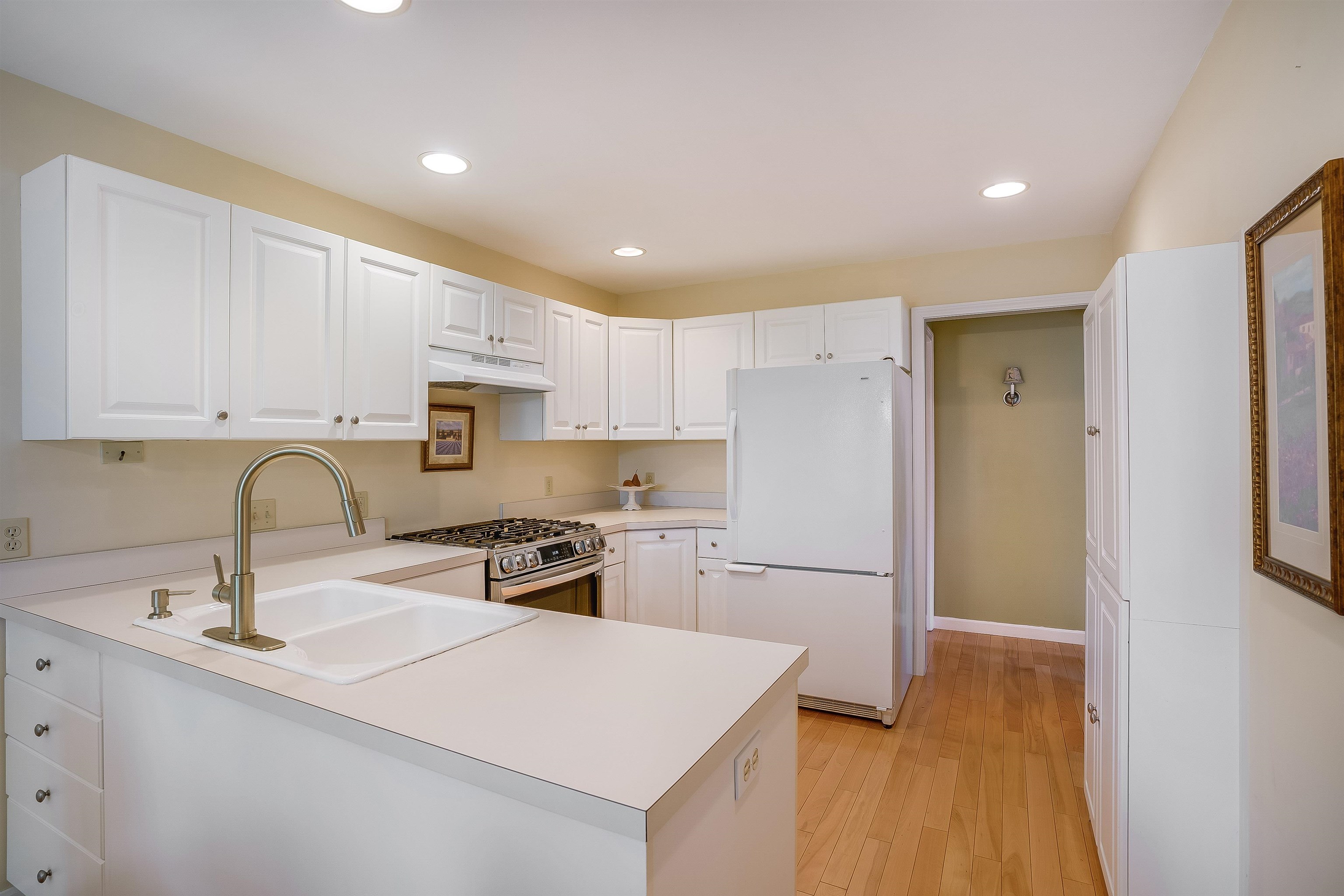 6 Highland Street Exeter, NH 03833 - Photo 10 of 42