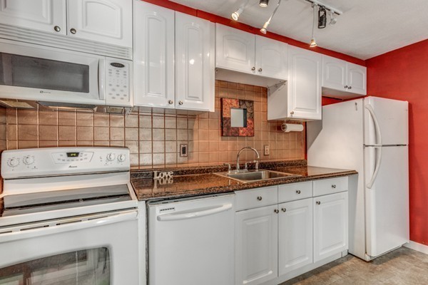 5 Washington Street, Unit B10 Reading, MA 01867 - Photo 2 of 18 Gallery Image 2