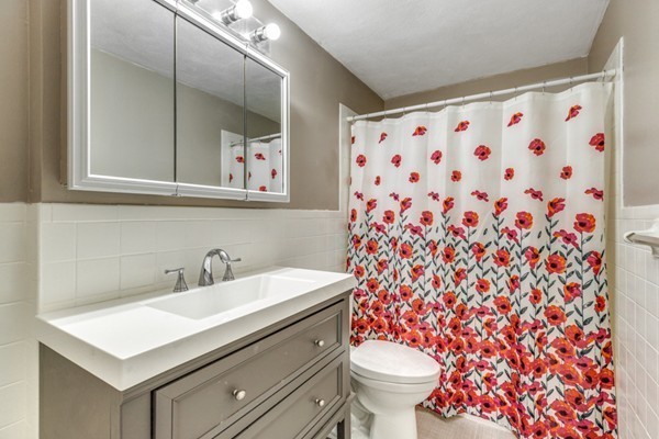 5 Washington Street, Unit B10 Reading, MA 01867 - Photo 8 of 18 Gallery Image 8