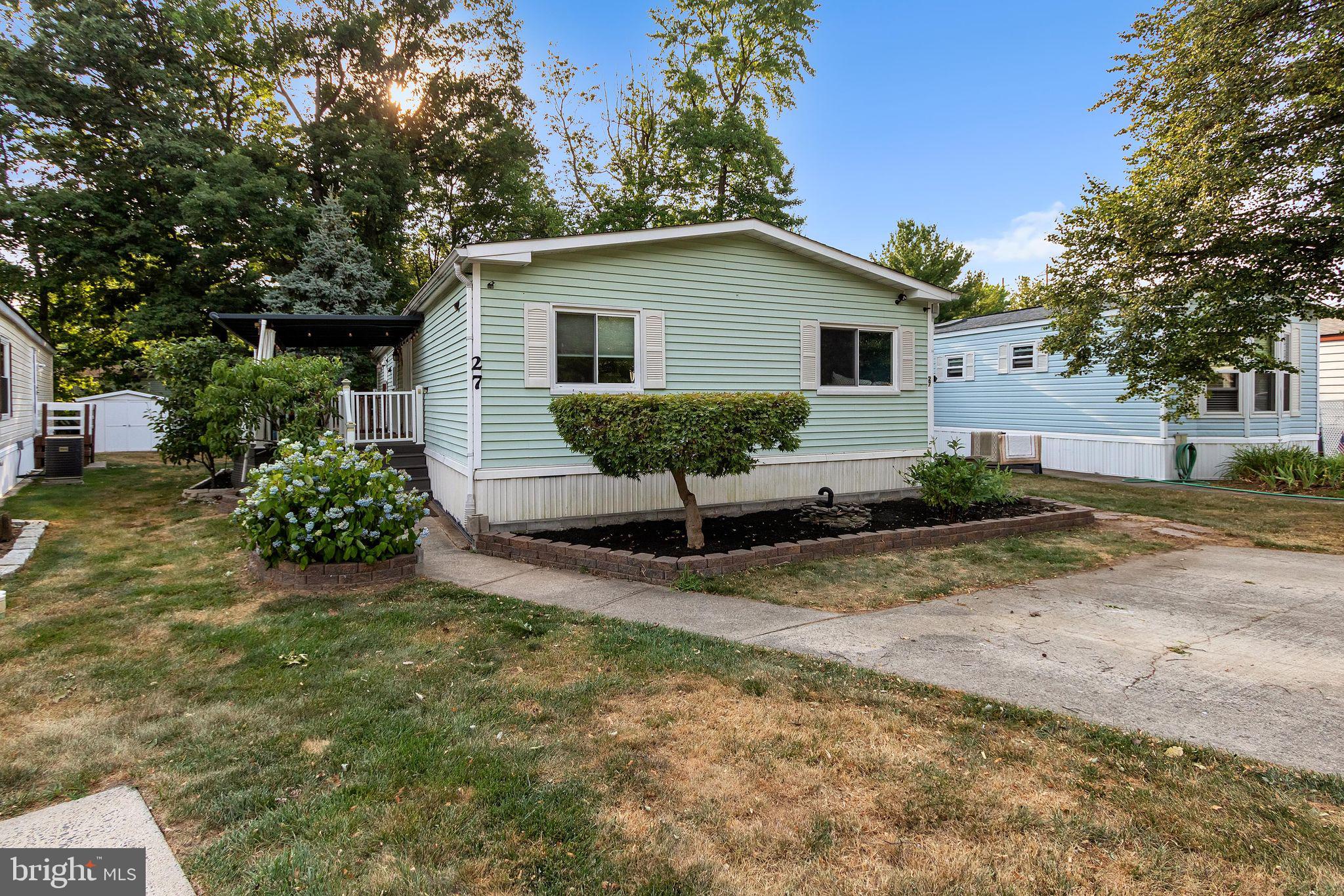 27 Emerson Road North Brunswick, NJ 08902 - Photo 1 of 46 Gallery Image 1