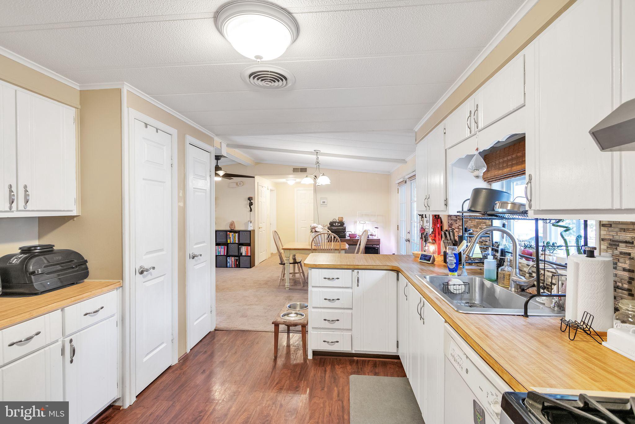 27 Emerson Road North Brunswick, NJ 08902 - Photo 28 of 46 Gallery Image 28