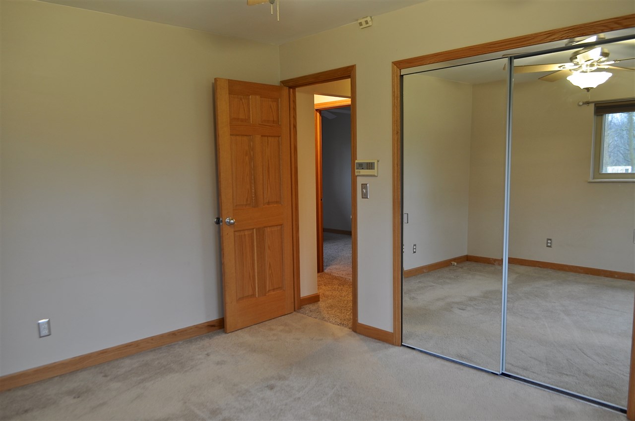 2100 East Hibbard Road Owosso, MI 48867 - Photo 19 of 51 31346703-18.JPG