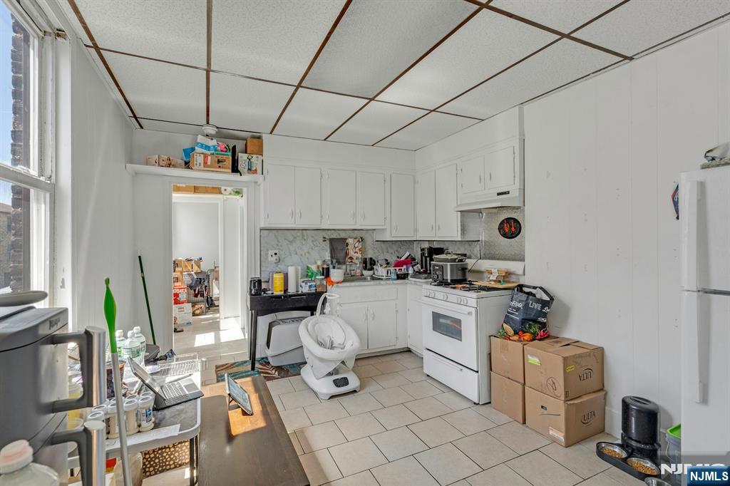 41 Heckel Street Belleville, NJ 07109 - Photo 22 of 38