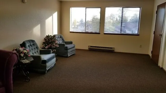 $952 | 9725 Danwood Lane Northwest, Silverdale, WA 98383