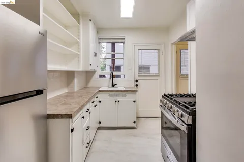 $1,375,000 | 33 Home Place East, Oakland, CA 94610