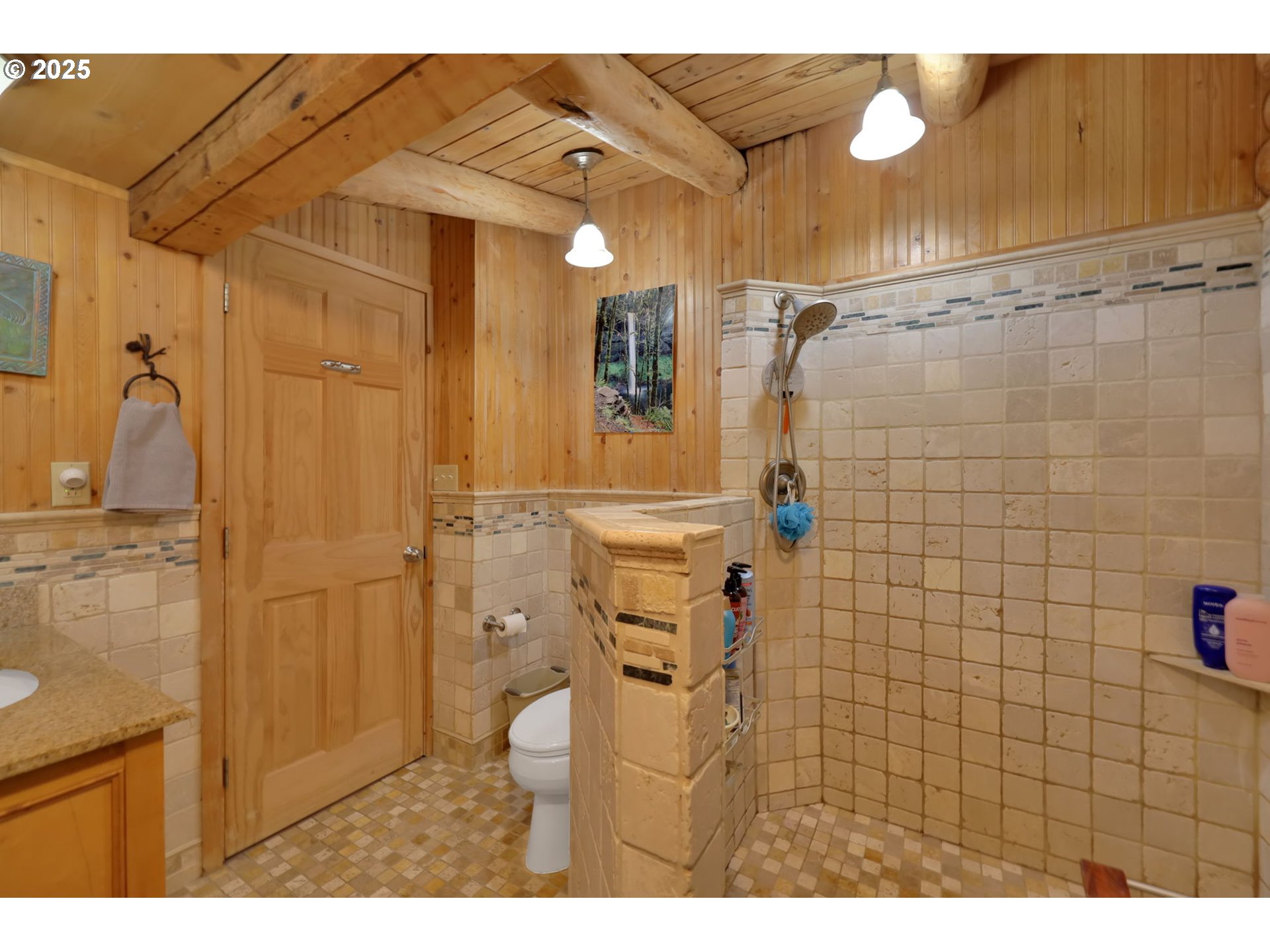 84771 Murdock Road Eugene, OR 97405 - Photo 28 of 46 a bathroom with a shower