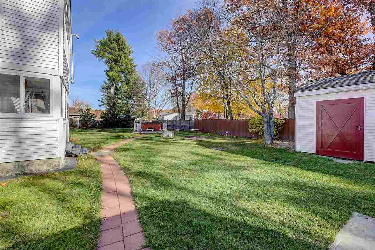 28 East Dunstable Road Nashua, NH 03060 - Photo 33 of 36