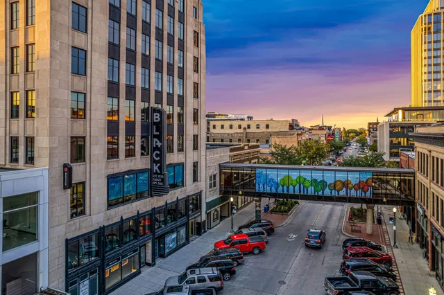$1,585,000 | 118 Broadway North, Unit 702, Fargo, ND 58102