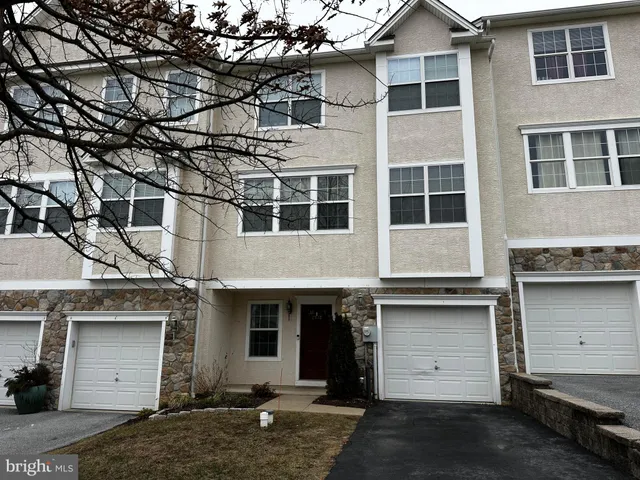 $2,800 | 2732 Shelburne Road, Unit 142W, Downingtown, PA 19335