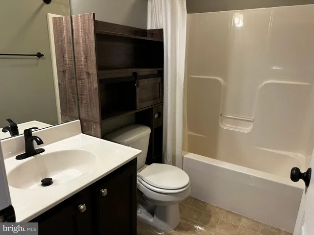 $2,800 | 2732 Shelburne Road, Unit 142W, Downingtown, PA 19335