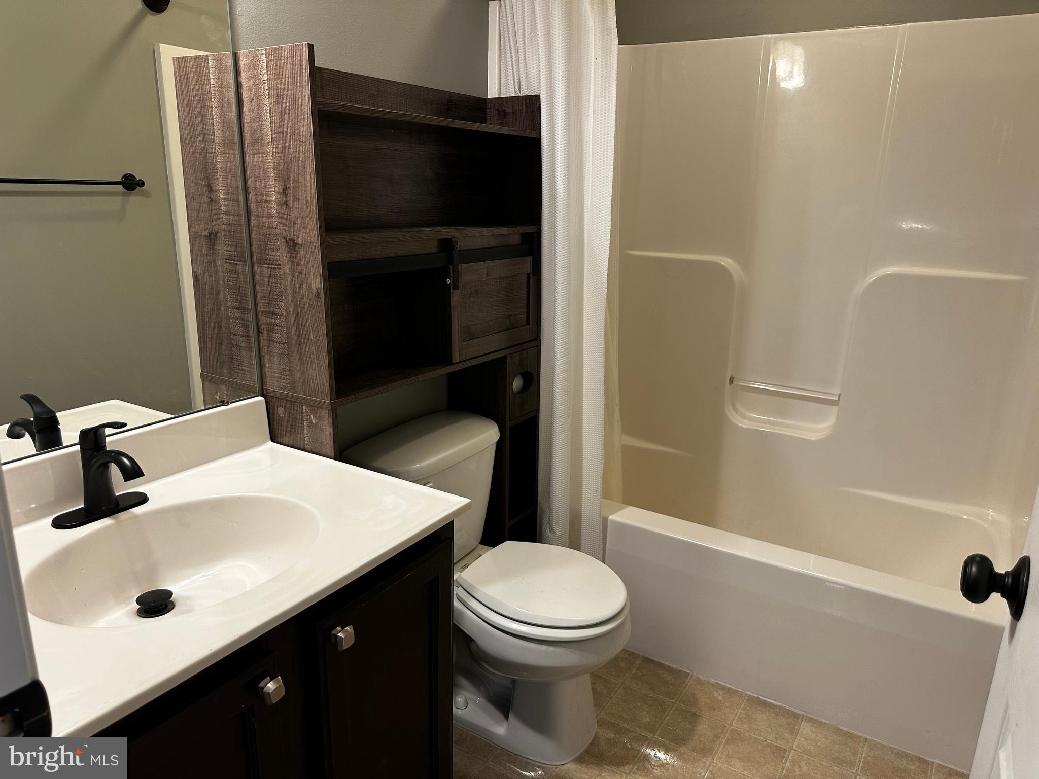 2732 Shelburne Road, Unit 142W Downingtown, PA 19335 - Photo 29 of 31 Hall Bath