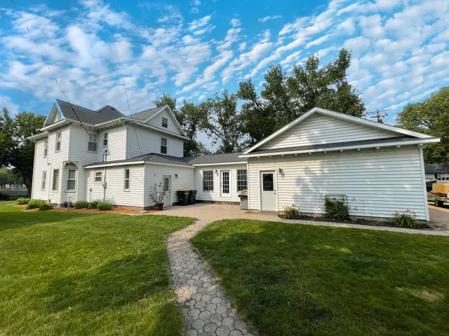 $279,500 | 118 Somerville Avenue, Morgan, MN 56266