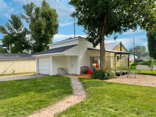 $279,500 | 118 Somerville Avenue, Morgan, MN 56266