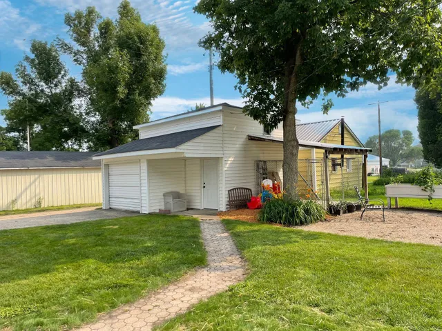 $279,500 | 118 Somerville Avenue, Morgan, MN 56266