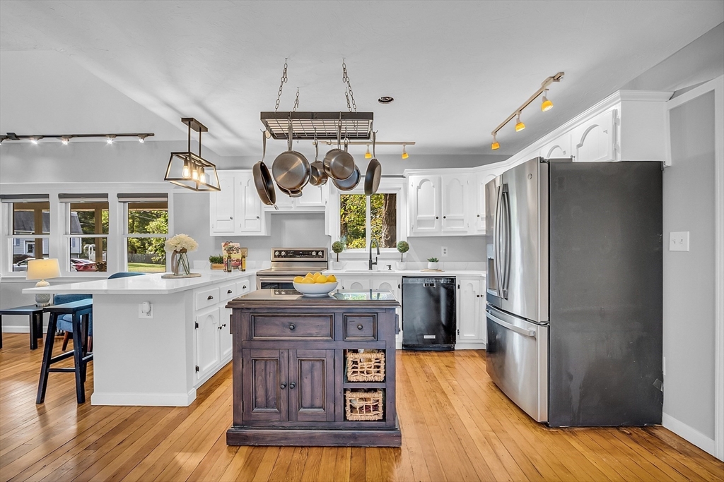 18 Burt Road Wilmington, MA 01887 - Photo 12 of 41 Gallery Image 12