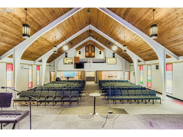 24353 South Ridge Road Beavercreek, OR 97004 - Photo 8 of 33 a view of entryway with a big yard