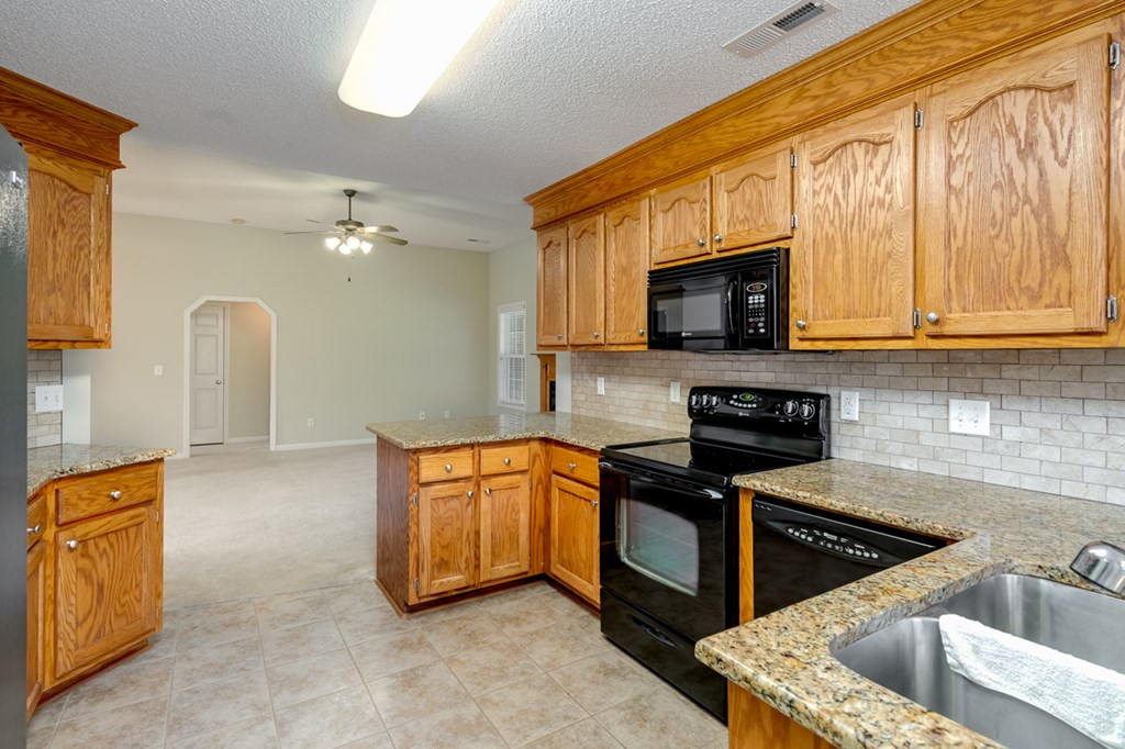 2085 Hobbit Way Sumter, SC 29153 - Photo 9 of 27 Gallery Image 9